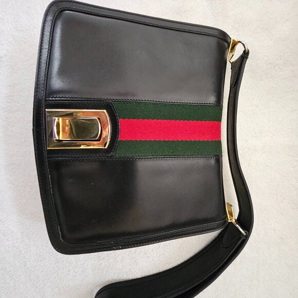 Gucci black leather shoulder bag - Picture 1 of 5